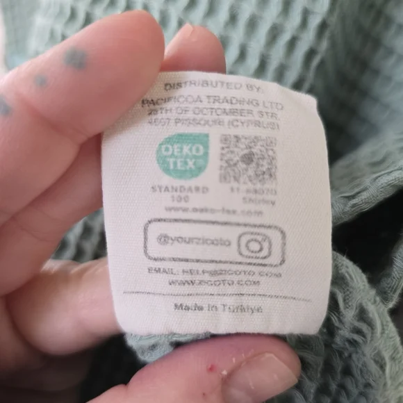 ZICOTO Soft Hooded Waffle Cotton Beach Towel for Kids - Picture 6 of 6